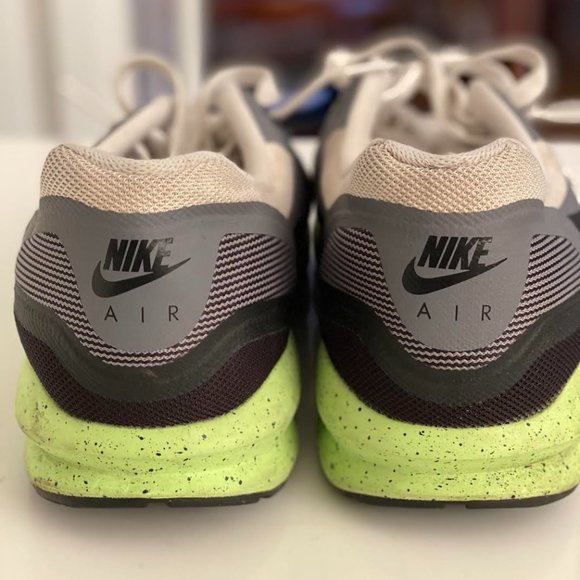 Nike Air Max 1 - Neon Sole - Picture 3 of 3